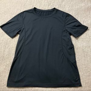 Fabletics FL2 mens Medium Black SS Training Day meshed tshirt